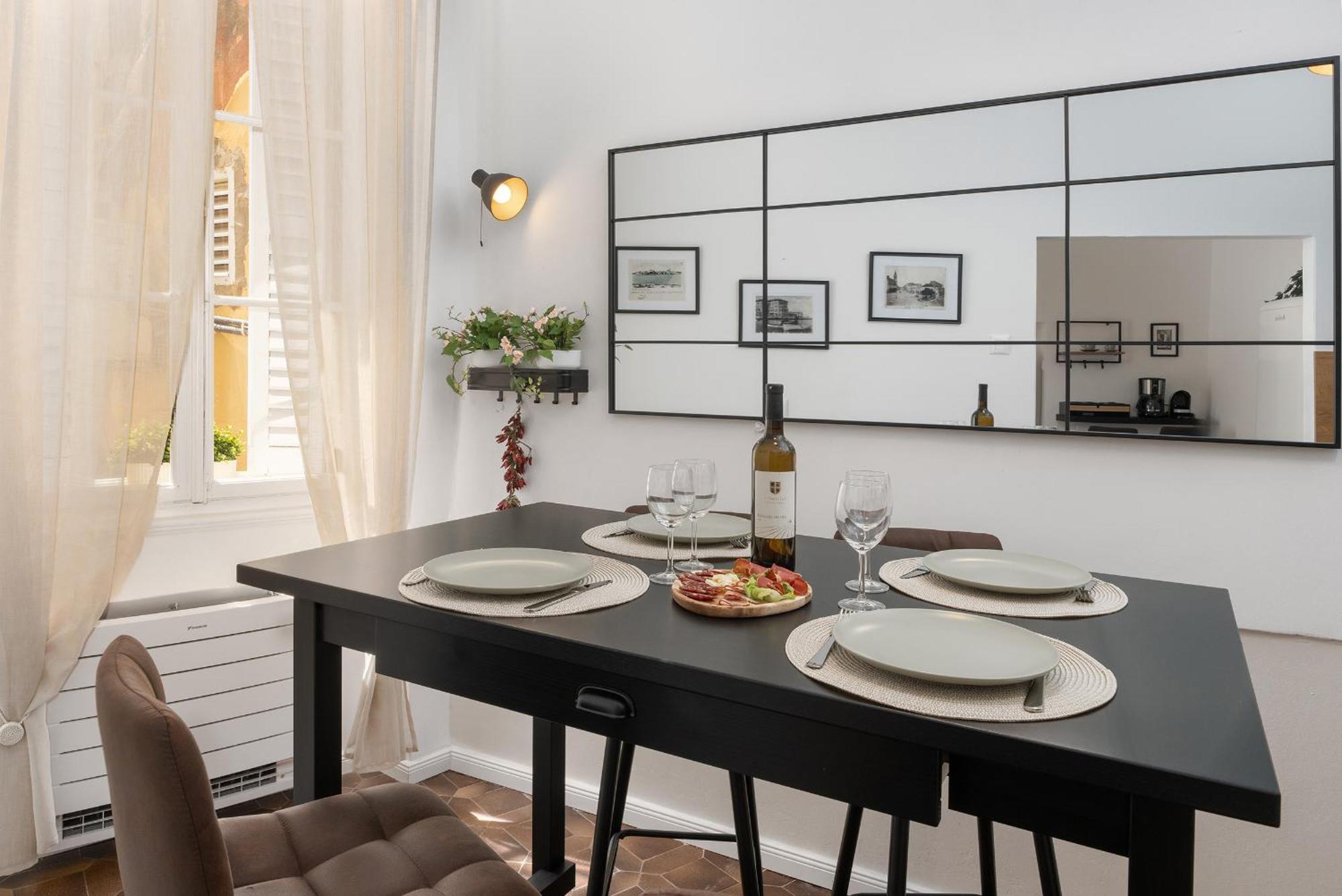 Romeo And Juliet Apartment With Balcony And Sea View Porec Luaran gambar